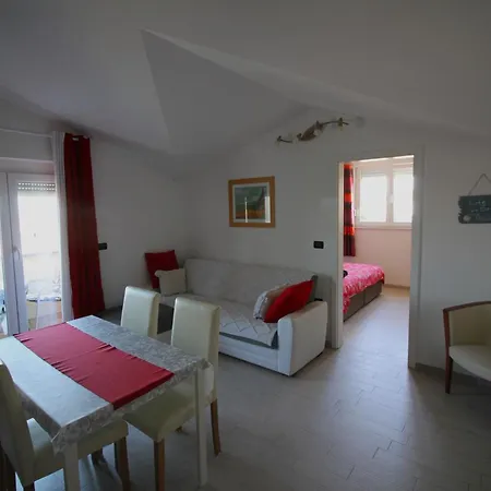 Apartma Lew, Izola