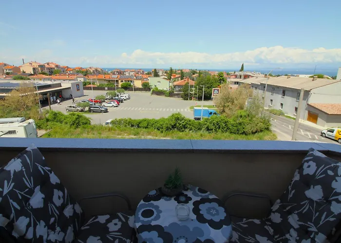 アパート Apartma Lew, *