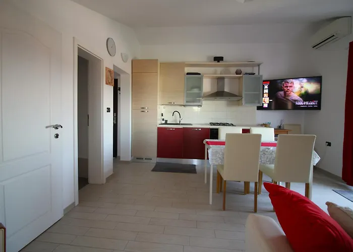 Apartma Lew, * イゾラ